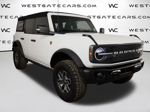 Used 2023 Ford Bronco Badlands image 40