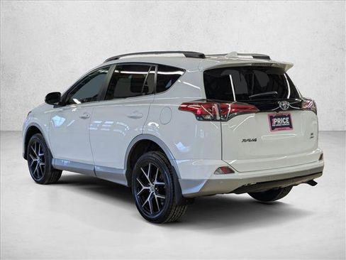 Used 2017 Toyota RAV4 SE image 8