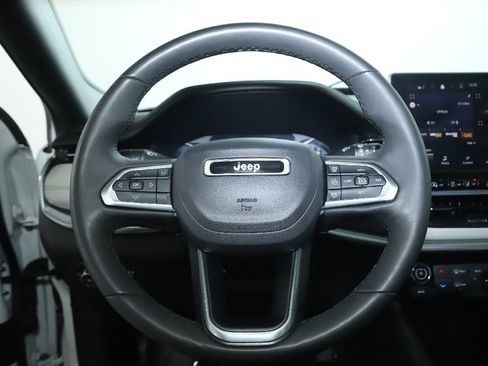 Used 2025 Jeep Compass Limited AWD/4WD image 21