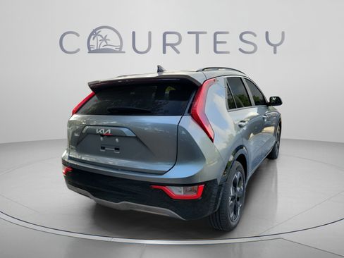 New 2026 Kia Niro Wind FWD image 3