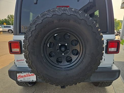 Used 2019 Jeep Wrangler Unlimited Sport S AWD/4WD image 24