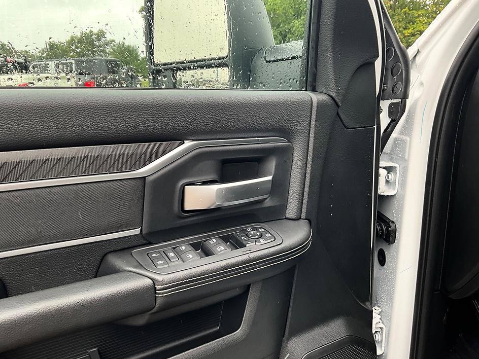 New 2027 RAM 3500 Big Horn AWD/4WD image 13
