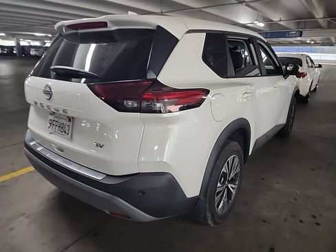 Used 2023 Nissan Rogue SV FWD image 3