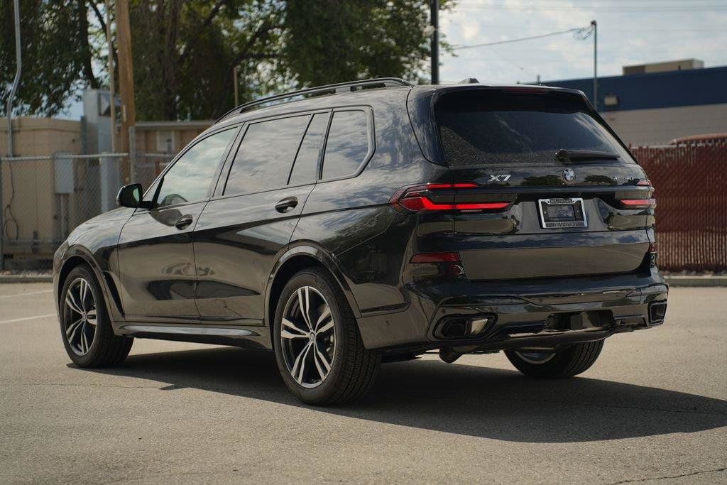 Used 2027 BMW X7 xDrive40i w/ Executive Package AWD/4WD image 3