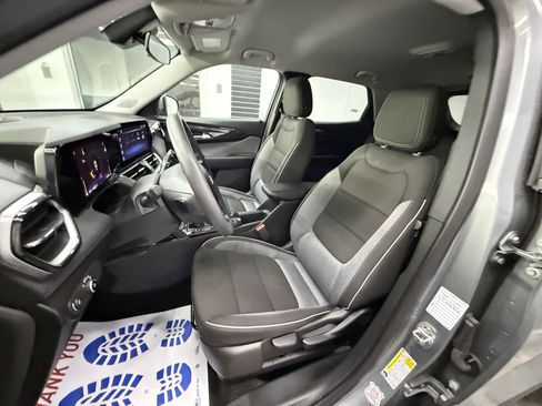 Used 2025 Chevrolet TrailBlazer LT image 11