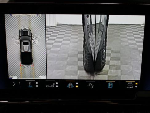 Used 2023 Chevrolet Silverado 1500 ZR2 w/ Technology Package image 20