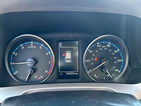 Used 2018 Toyota RAV4 XLE FWD image 13