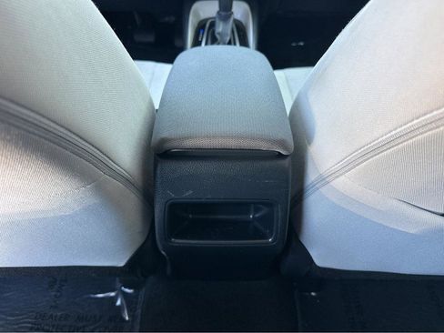 Used 2020 Toyota Corolla LE w/ Carpet Mat Package (TMS) image 17