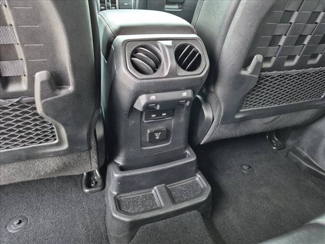 Used 2021 Jeep Wrangler Unlimited Rubicon w/ Cold Weather Group AWD/4WD image 16