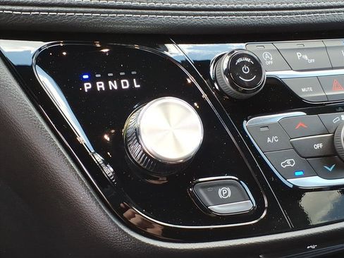 New 2027 Chrysler Pacifica Select AWD/4WD image 30