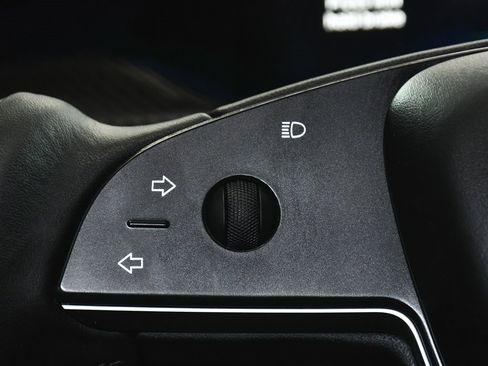 Used 2021 Tesla Model S Plaid image 34