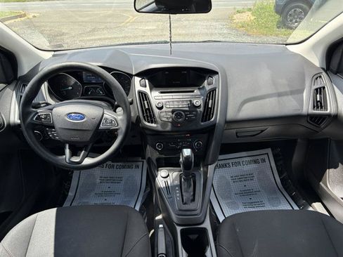 Used 2016 Ford Focus SE FWD image 24