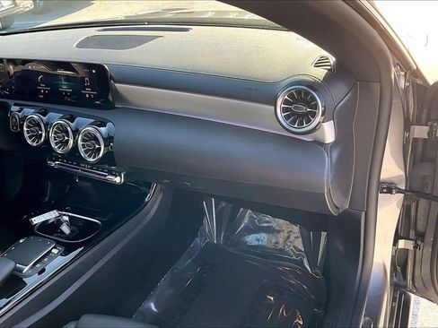 Used 2023 Mercedes-Benz CLA 250 image 17