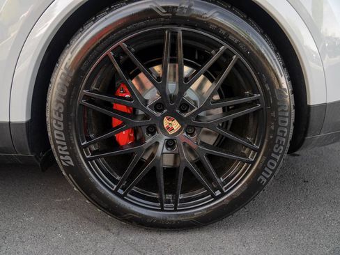 New 2026 Porsche Cayenne S AWD/4WD image 8