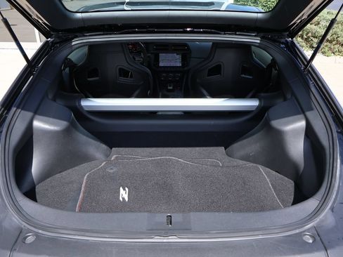 Used 2025 Nissan Z NISMO w/ Floor Mat Package RWD image 32