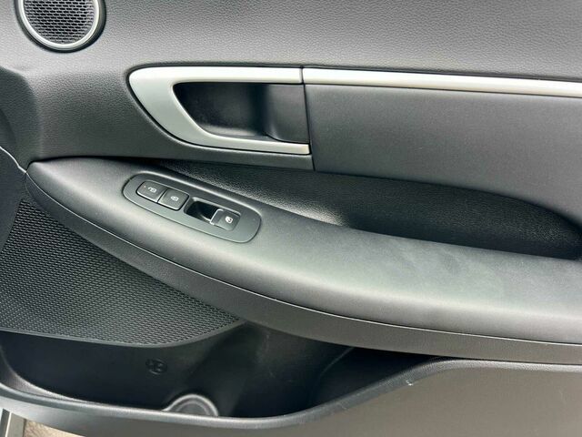 Used 2025 Hyundai Sonata SEL FWD image 20