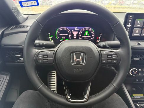 Used 2025 Honda Accord Sport image 11