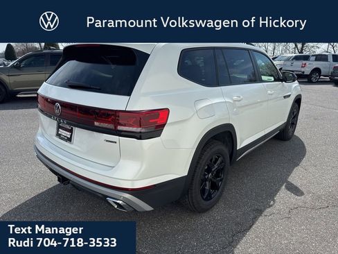 New 2026 Volkswagen Atlas Peak Edition image 8