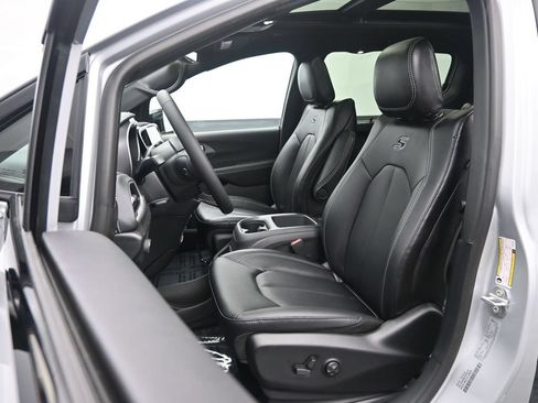 New 2026 Chrysler Pacifica Select w/ S Appearance Package AWD/4WD image 20