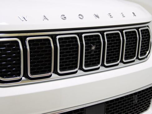 Used 2022 Jeep Wagoneer Series III w/ Premium Group I image 27