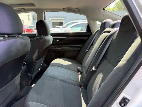 Used 2015 Nissan Altima 2.5 SV w/ Convenience Package FWD image 12