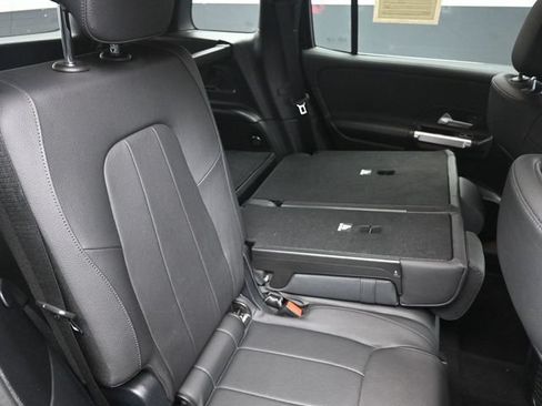 Used 2025 Mercedes-Benz GLB 250 image 27