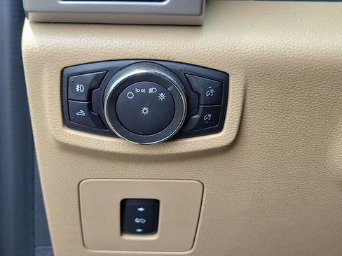 Used 2016 Ford F150 Lariat w/ Equipment Group 502A Luxury AWD/4WD image 21