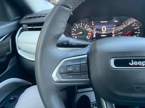 Certified 2025 Jeep Compass Limited AWD/4WD image 16