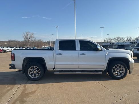 Used 2018 GMC Sierra 1500 SLT w/ SLT Premium Package image 2