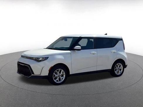 Used 2025 Kia Soul LX w/ LX Technology Package image 7