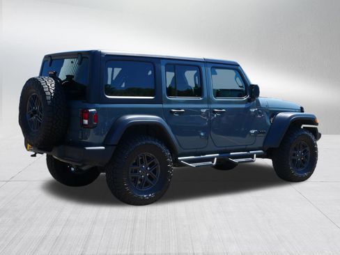 Used 2024 Jeep Wrangler Unlimited Sport AWD/4WD image 7