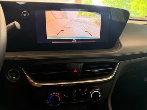 Used 2025 Buick Encore GX Preferred FWD image 17