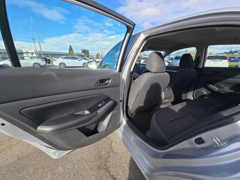 Used 2023 Nissan Altima 2.5 SV image 19