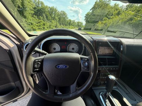 Used 2006 Ford Explorer Limited AWD/4WD image 12