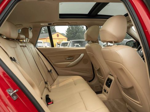 Used 2014 BMW 328i xDrive Wagon AWD/4WD image 12