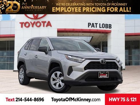 Used 2025 Toyota RAV4 LE AWD/4WD image 1