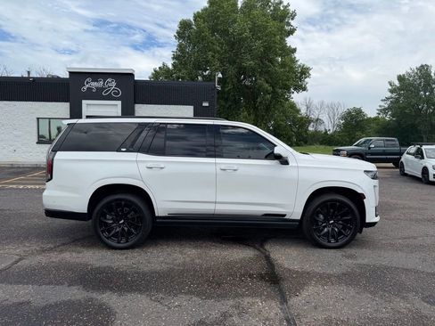Used 2021 Cadillac Escalade Sport Platinum AWD/4WD image 3