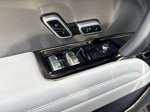 Used 2024 Land Rover Range Rover Sport SE AWD/4WD image 13