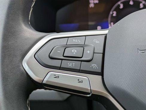 Certified 2023 Volkswagen Taos SE w/ Panoramic Sunroof Package FWD image 34