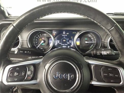 Used 2022 Jeep Wrangler Unlimited Sahara w/ Cold Weather Group image 26