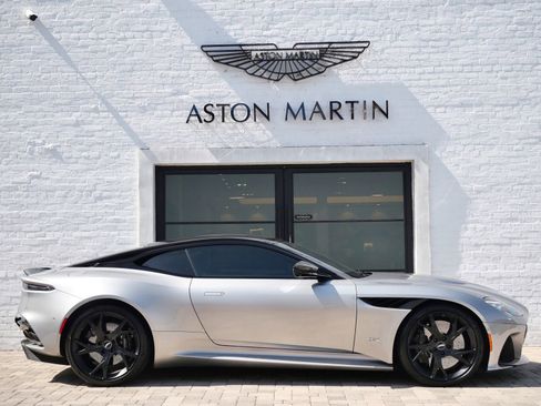 Used 2023 Aston Martin DBS Coupe RWD image 13