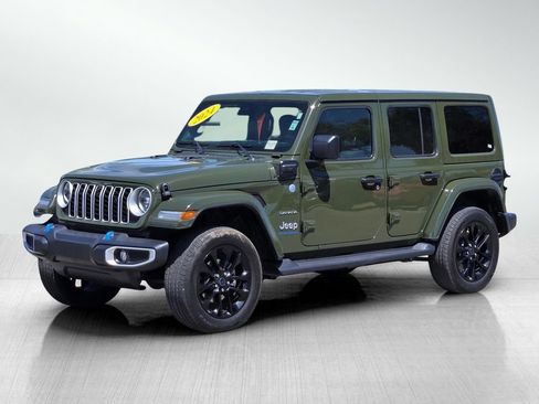 Used 2024 Jeep Wrangler Unlimited Sahara w/ Technology Group AWD/4WD image 6