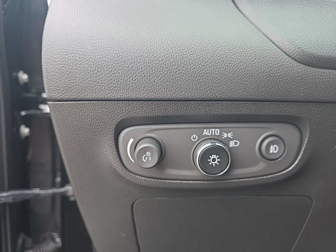Used 2023 Buick Encore GX Essence w/ Experience Buick Package FWD image 17