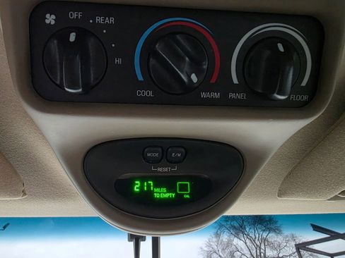 Used 2005 Ford Excursion Limited image 22