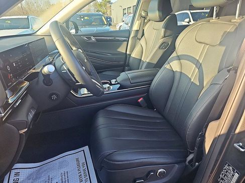 Used 2025 Genesis GV80 2.5T Standard image 16