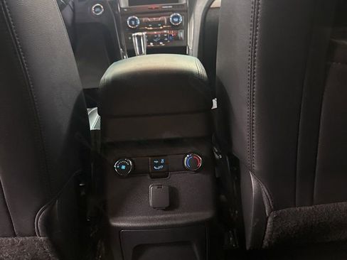 Used 2016 Ford Explorer XLT w/ Equipment Group 202A FWD image 19