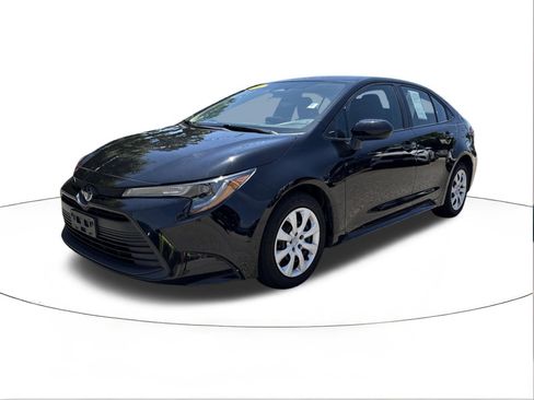 Used 2024 Toyota Corolla LE FWD image 11