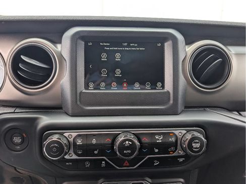 Used 2018 Jeep Wrangler Unlimited Sport S AWD/4WD image 33