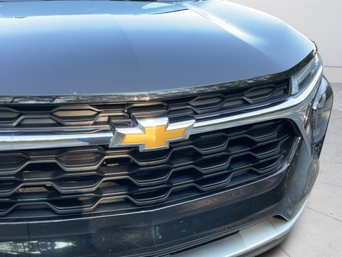 Used 2025 Chevrolet Trax LT FWD image 28