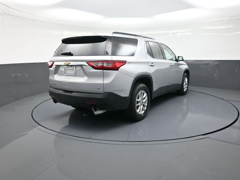 Used 2020 Chevrolet Traverse LT image 3